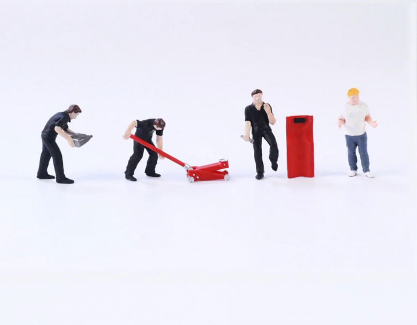 Hand-Painted 1/64 Diorama Figures - V3