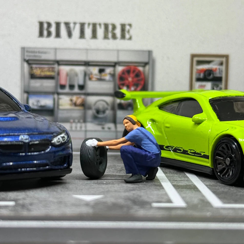 Hand-Painted 1/64 Diorama Figures - V1